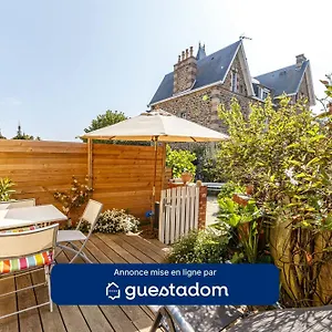  Hébergement de vacances Charmante Maison Au Cœur De